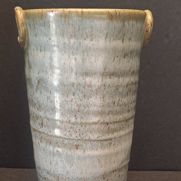 HANDMADE POTTERY VASE - Picture 3 of 9